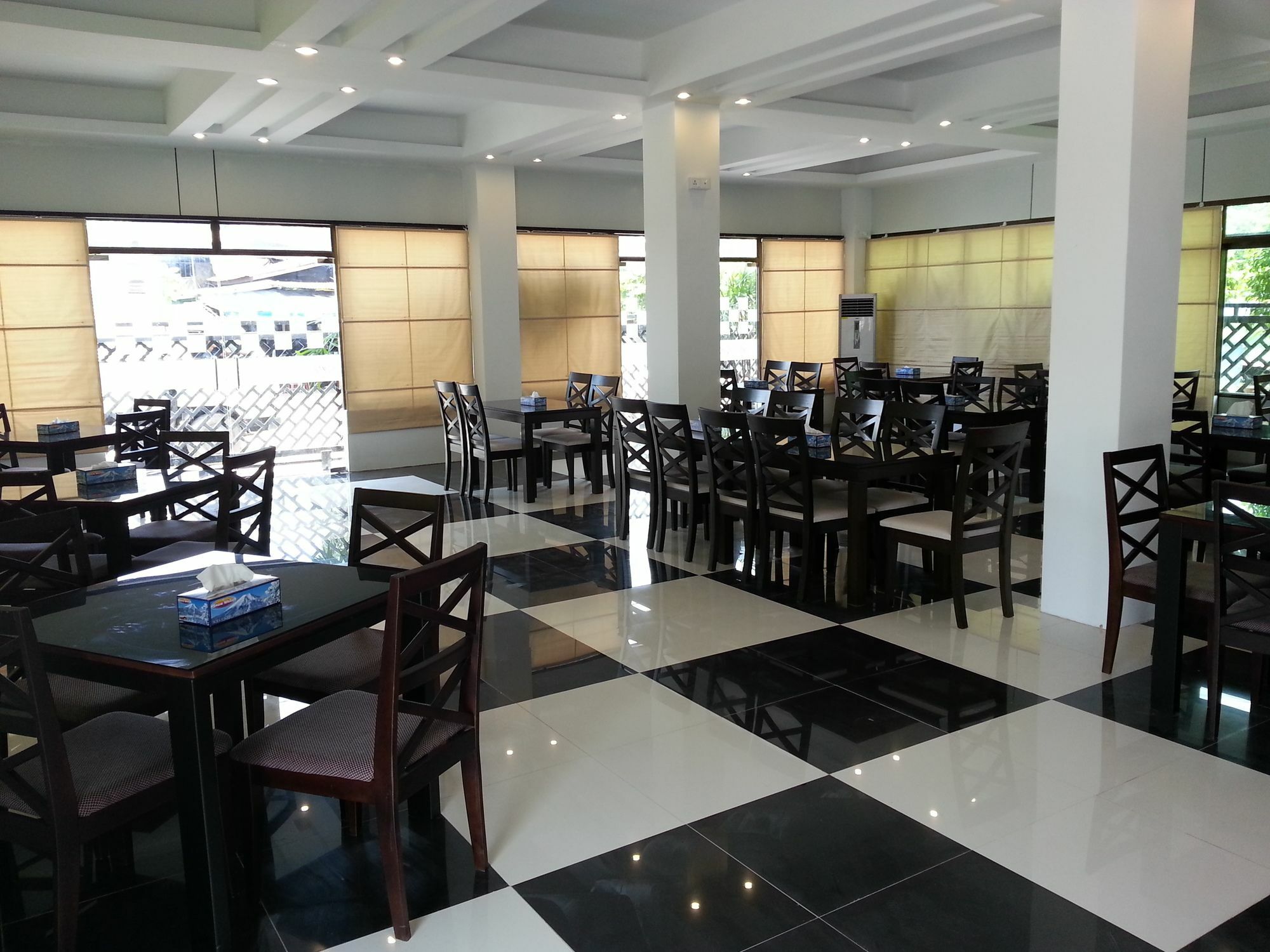 Hotel 72 Yangon Exterior foto
